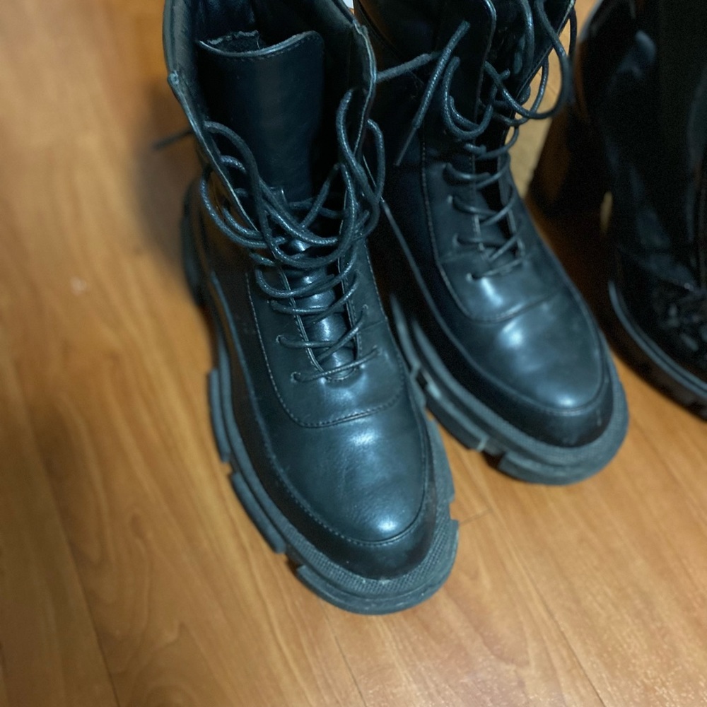 Combat boots